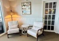 Charming 4-bedroom cottage with AC, WiFi on Little Sebago Lake waterfront - Homestays