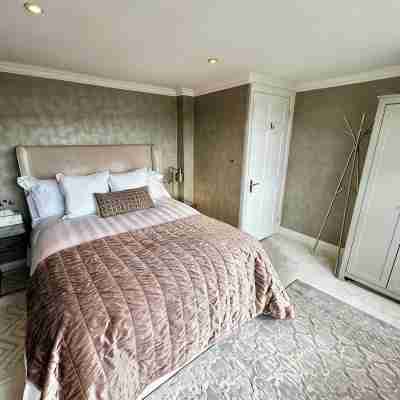Stylish One Bedroom, City Centre Apartment Rooms