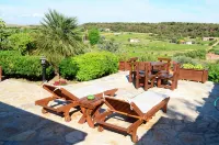 Ada Bacchus Hotel
