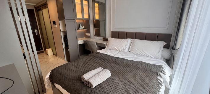 Victoria Grey 35 @ Sky House BSD, ICE, AEON Mall Hotels in Cisauk