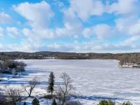 Fifa World Cup Spacious Lake House 4 Br, 2 BA U1 Hotels in Braintree