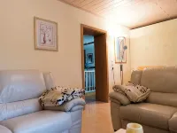 Vacation apartment at the hazelnut bush in Saxon Switzerland. 施特魯彭住宿飯店