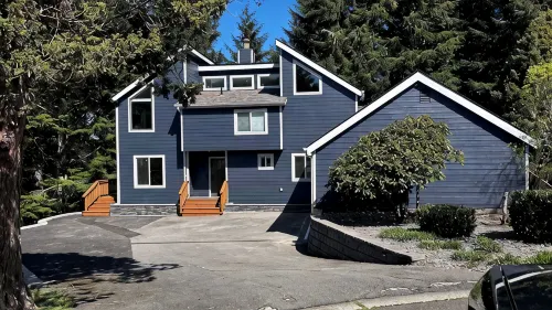 Ranch Road Retreat 3 bd 2.5 bath Sleeps 6 Beautiful views.