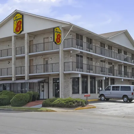 Super 8 by Wyndham Manassas