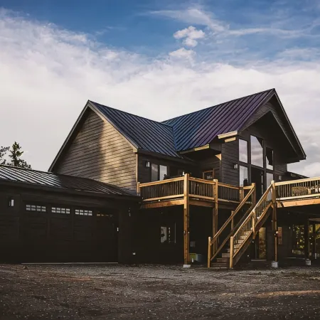 Secluded Rocky Mountain Luxury: Stunning Views & Ultimate Outdoor Escape