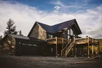 Secluded Rocky Mountain Luxury: Stunning Views & Ultimate Outdoor Escape - Alphydda