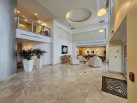 Beach Front Luxury 2-bedroom 2 Bath condo in beautiful Hallandale Beach - พร้อมWifi