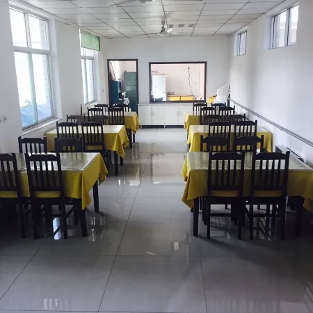 Xunyi cinema business hotel