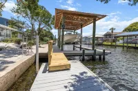 Large Game Room • Kayaks • No Steps • Waterfront - Gym