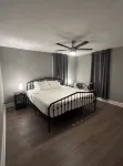 Spacious 4-bedroom house with AC and WiFi in fabulous Silver Spring
