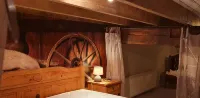Guesthouse the Barn with private whirlpool Hotels in 