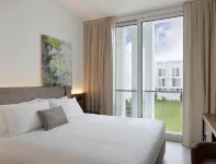 J Hotel