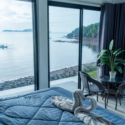Room in front of Sunset Beach Hotels near Hat Sai Ri