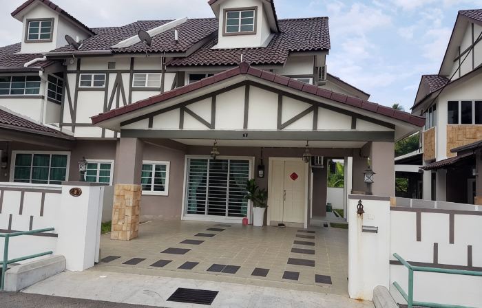 Sitiawan semi D homestay with 4 bedrooms