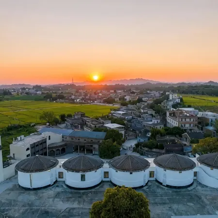 Huangjin Shidai Homestay · Gilded Realm (Kaiping Diaolou)