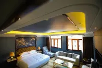 Lihu Hotel - parking