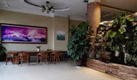 Honghe Lotus Inn