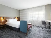 Holiday Inn Express SYDNEY AIRPORT by IHG Hotels near Green Square