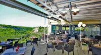 Logis Hôtels - le Belvédère - Hôtel 2 étoiles et Restaurant - 朝食