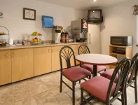 Super 8 by Wyndham Elko - Bữa sáng