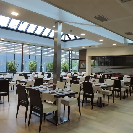 Falko Hotel Отели рядом с достопримечательностью «Парк Фрейбрук»