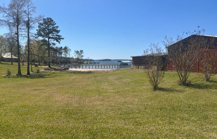 Cozy One Bedroom Cabin with Lake View-South Toledo Bend