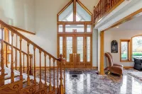Jett Manor - Hermann, MO 13-Acre Private Estate w/ Hot Tub, Sauna & Scenic Views - Wifi