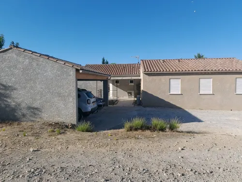 Gîte Thym Dans Campagne Gardoise 5 à 6 Couchages Avec Terrasse+jardinet Clôturé