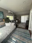 Private Cozy 1-br condo w/ high ceilings, WiFi, AC in quiet N. Framingham