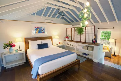 Historic 2BR 2BA Island Cottage on Private Estate Hotels in 