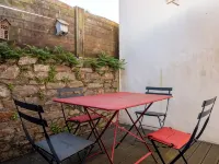 REF 606 Very nice renovated house, beautiful location overlooking the channel