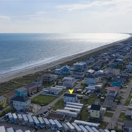 Sea la VIE 3 Bedroom Home by RedAwning