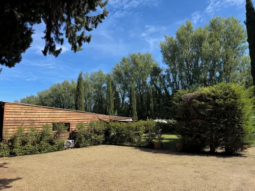 Authentic Luberon, Lodge-Style House in the Heart of Nature - Homestays