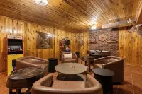 The Lodge / Hot Tub, Arcade, Firepit, Game room! - de charme