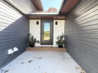 6 Bedroom, 6.5 Bathroom with Indoor Pool, Hot Tub & Sauna Hotels in Pierce County