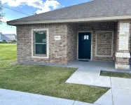 Quiet 2BR Retreat -Fenced yard -Modern Duplex - ห้องครัว