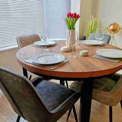 Rosa House Dining/Meeting Rooms