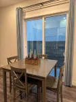 Charming super clean 1-bedroom house with WiFi heat and AC in tranquil Roseville - Homestays