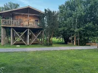 Superb 2-bedroom house on the Tennessee River. Hotels in Perry County