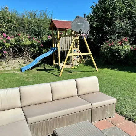 Vacation home, 500m to the beach, up to 8 people, 4 bedrooms, free WLAN