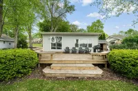 Little Barbee Lakefront Bungalow - Homestays