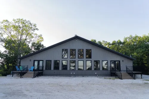 On Beaver Lake! Rogers, AR, NEW Spacious Barndominium With Sweeping Lake Views. - 4-Star