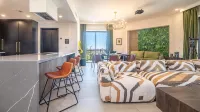 Swanky HUGE 3 Bedroom 3 Bath in Las Palomas. 2 Master Bedrooms. Just Remodeled!
