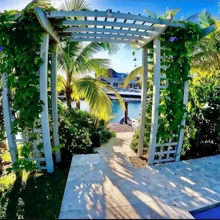 Luxury Water Front Villa Freeport Bahamas