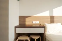Elegant and Stylish Studio @Sky House BSD - 2 stjerner
