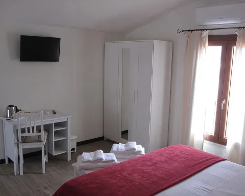 Bomarosa Rooms Hotels in Bosa