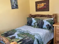 Charming Lake House Retreat with Spectacular Breathtaking Views! Hoteles en Crestline