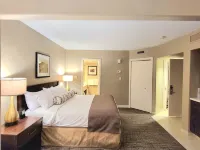 Relax or Explore! Northern Escape Cottage Condo - Country Club! - Homestays