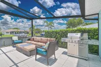 NEW!! PARADISE! MODERN-WATERFRONT-LARGE HEATED POOL-5 MIN TO FISHVILLE