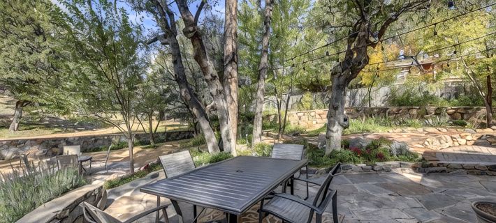 3 Bathrooms! Walk to Dwntwn! Hotels in Prescott